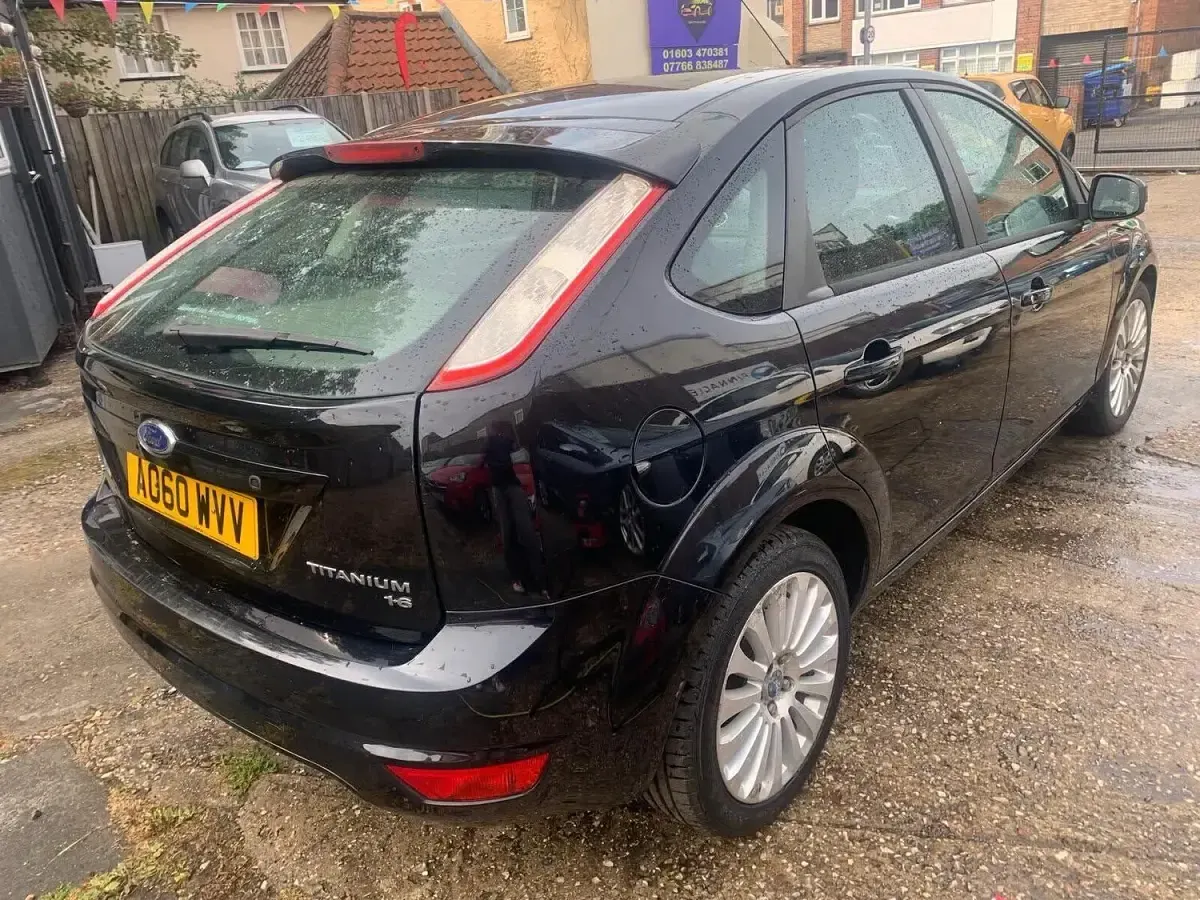 Used Ford Focus Titanium 2010 Black Hatchback