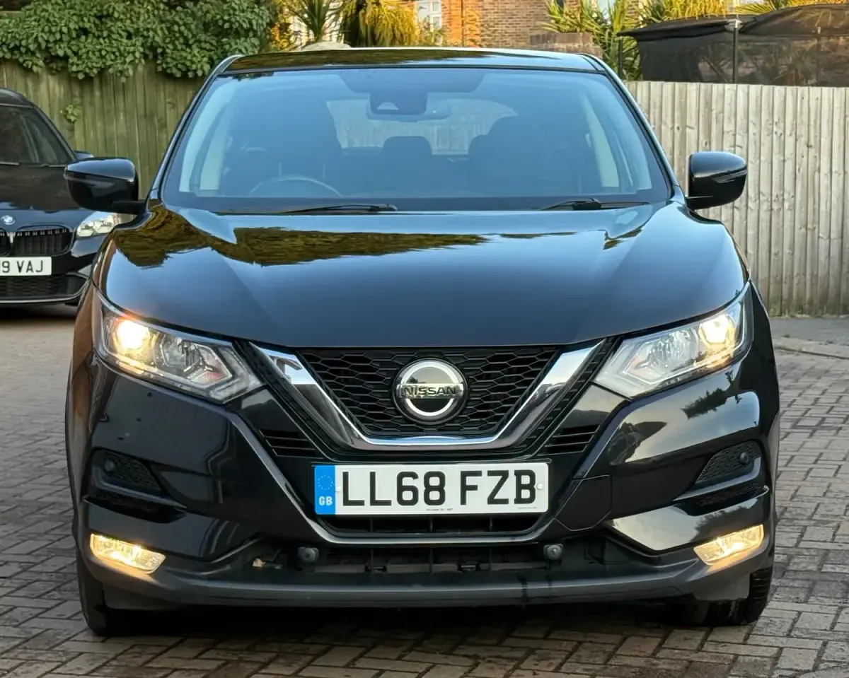 Used Nissan Qashqai Acenta Premium 2019 Black SUV