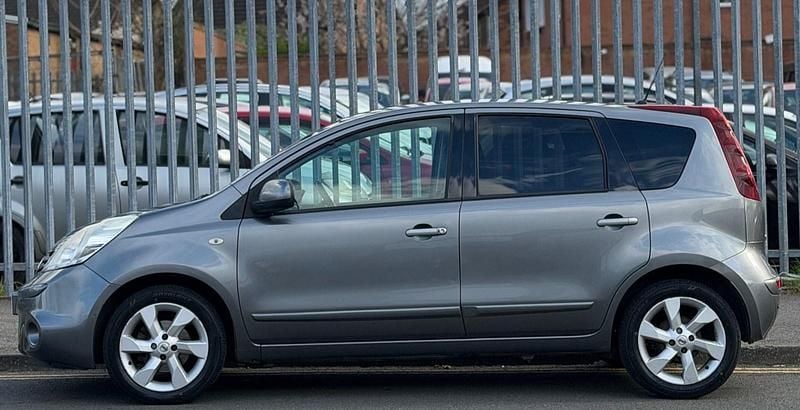 Used Nissan Note Tekna 110 HP (80 kW) 2011 Grey Hatchback