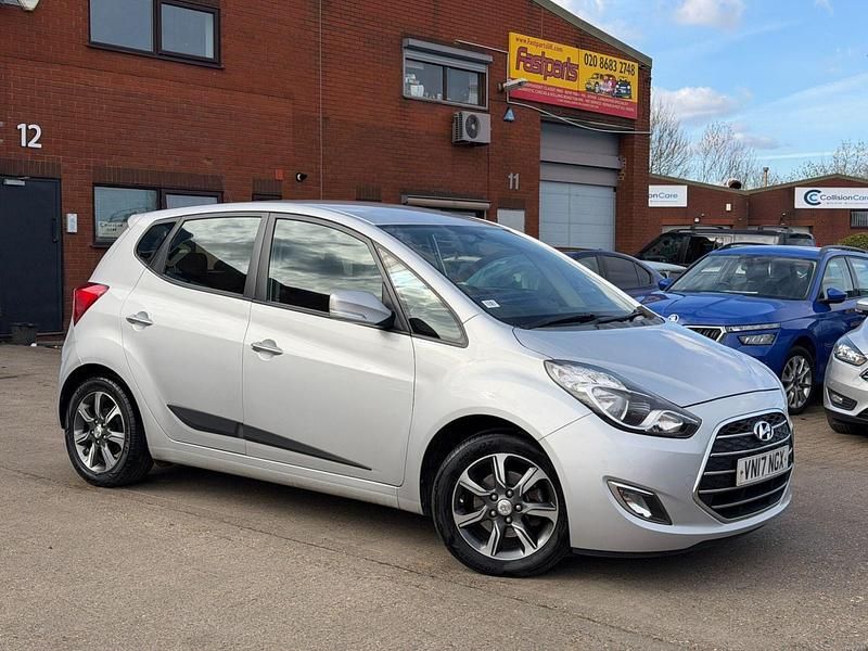 Used Hyundai ix20 SE 90 HP (66 kW) 2017 Silver Hatchback