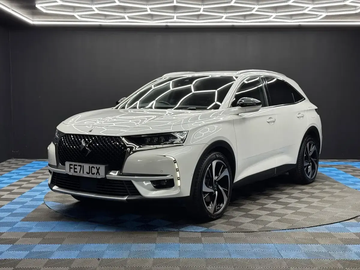 Used DS Automobiles DS7 Crossback Opera 300 HP (220 kW) 2021 White SUV