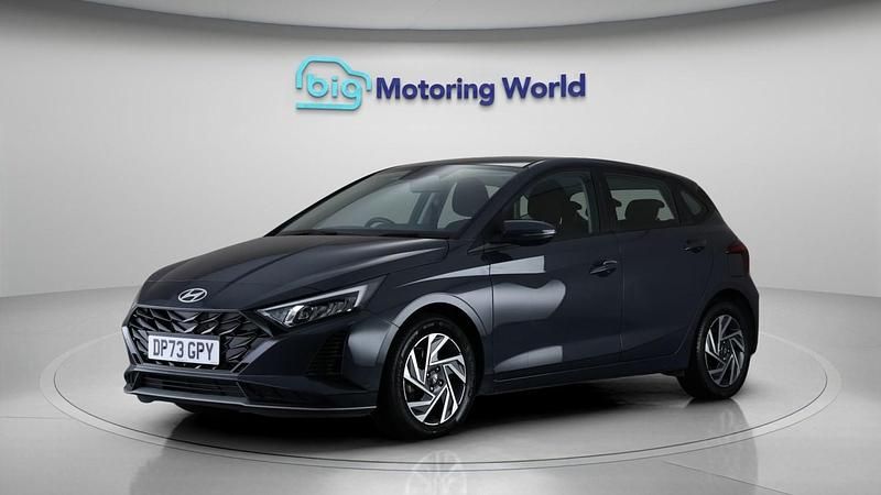 Used Hyundai i20 Advanced 101 HP (74 kW) 2023 Grey Hatchback