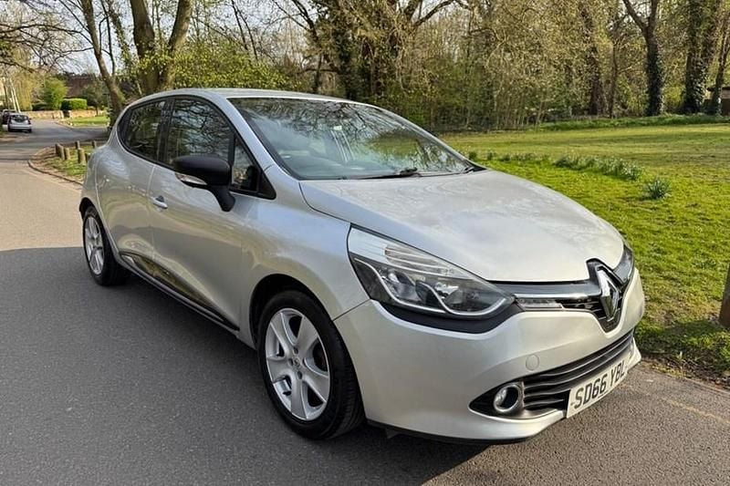 Silver Used 2016 Renault Clio IV Dynamique Hatchback | £6,495 (Good price) - Image 1/1