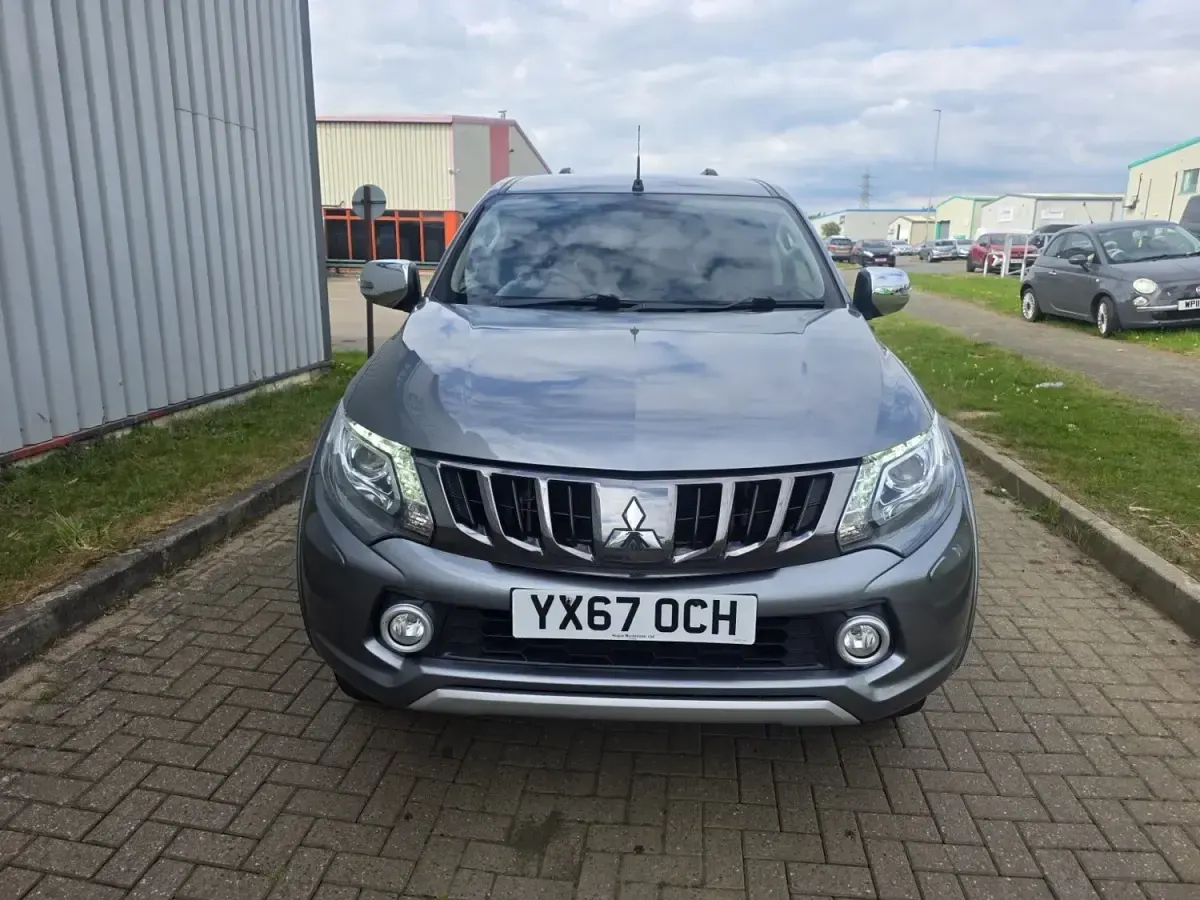 Usado Mitsubishi L200 Warrior 2017 Cinzento Pickup