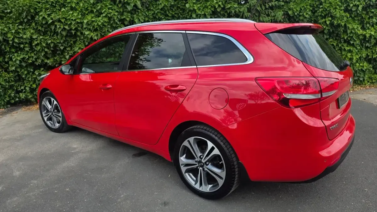 Used Kia Ceed GT-Line 136 HP (100 kW) 2016 Red Hatchback