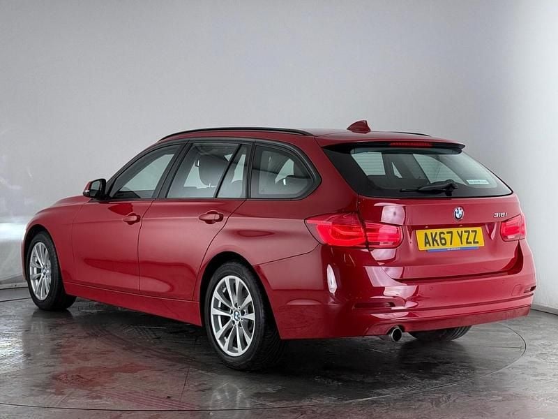 Used BMW 318 136 HP (100 kW) 2018 Red Estate
