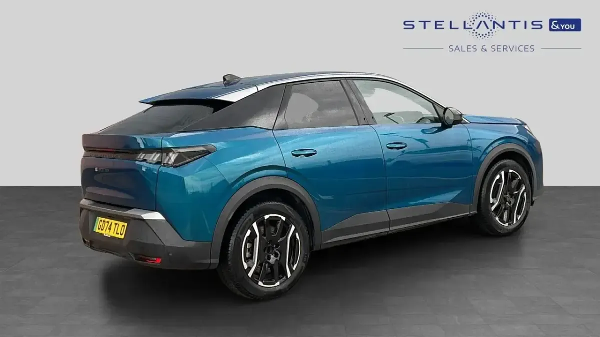 Used Peugeot e-3008 Allure 152 kW (207 HP) 2025 Blue SUV