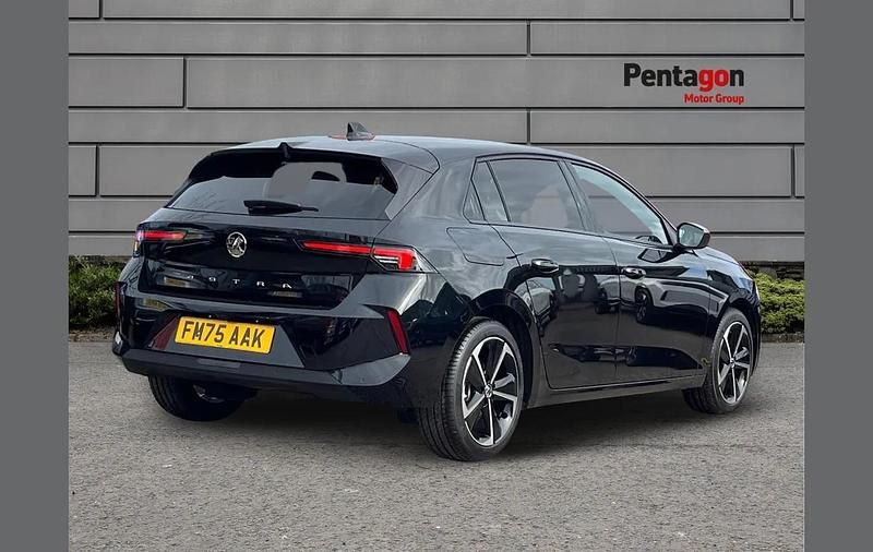 New Vauxhall Astra 128 HP (94 kW) 2026 Black Hatchback