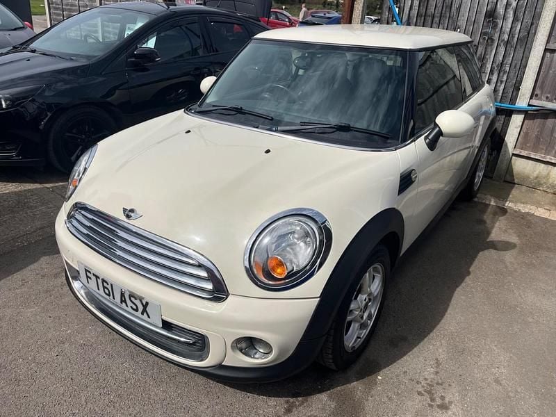 Used Mini Cooper Hatch 2011 White Hatchback