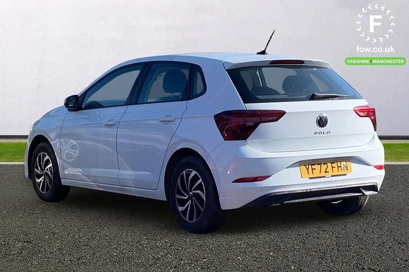 Begagnad VW Polo Life 2022 Vit Halvkombi
