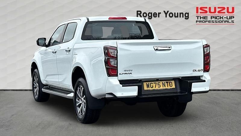 New Isuzu D-Max 163 HP (119 kW) 2025 White Pickup