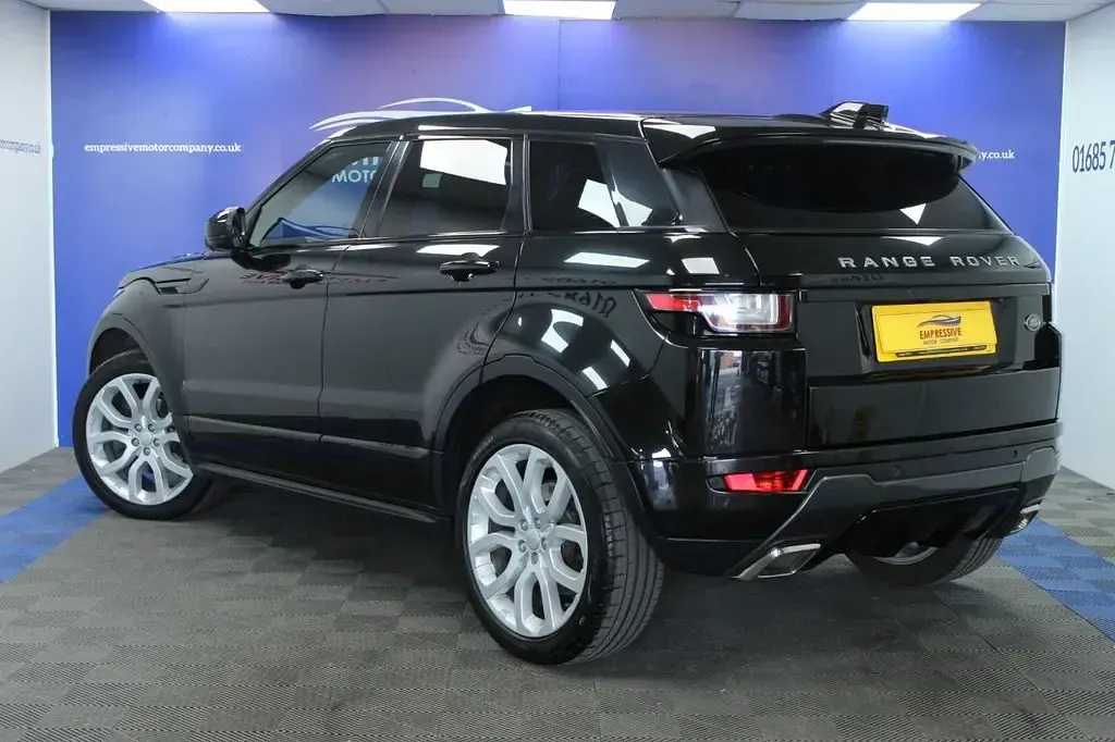 Käytetty Land Rover Range Rover evoque HSE Dynamic 180 HP (132 kW) 2018 Musta Farmari