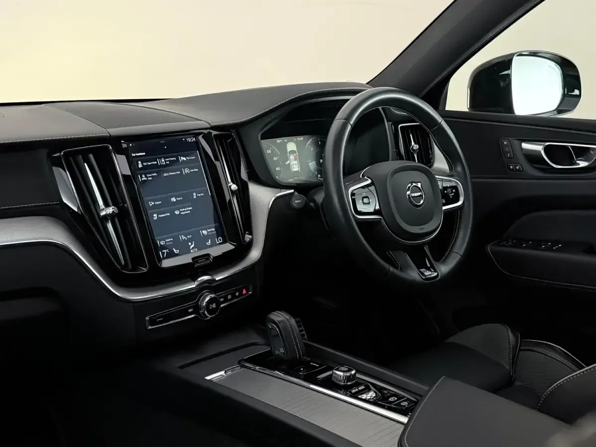 Used Volvo XC60 R-Design Pro 2019 Grey SUV