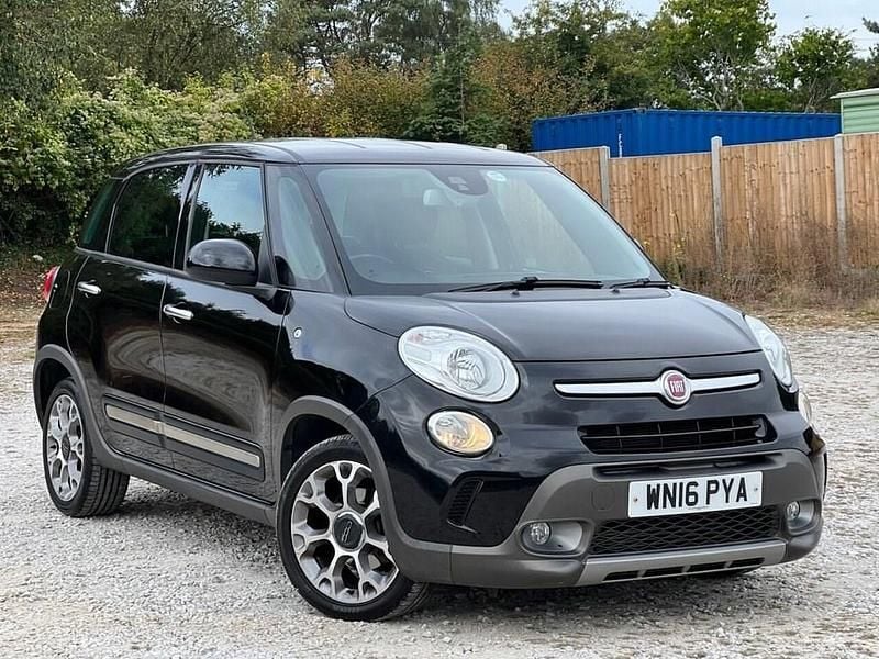 Black Used 2016 Fiat 500L Trekking MPV | £6,995 (Fair price) - Image 1/4