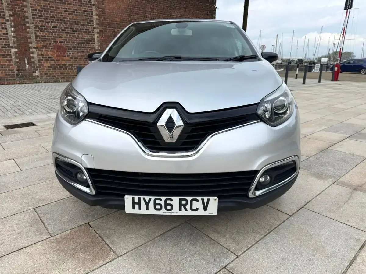 Używany Renault Captur Dynamique 90 KM (66 kW) 2016 Srebrny SUV