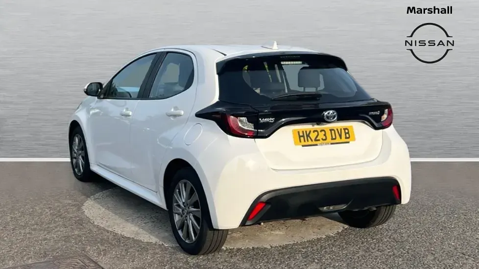 Used Toyota Yaris 116 HP (85 kW) 2023 White Hatchback
