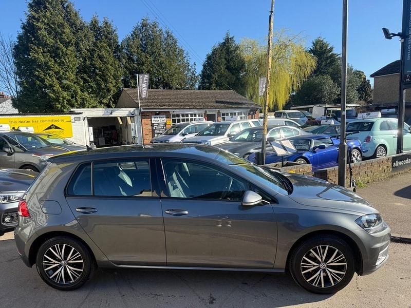 Used VW Golf VII SE 125 HP (91 kW) 2018 Grey Hatchback