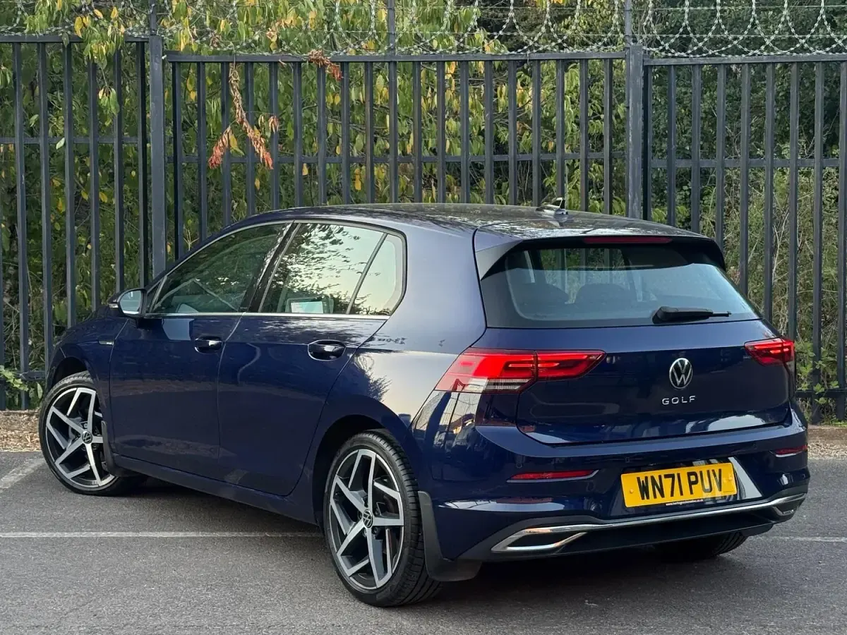 Used VW Golf VII Style 150 HP (110 kW) 2021 Blue Hatchback