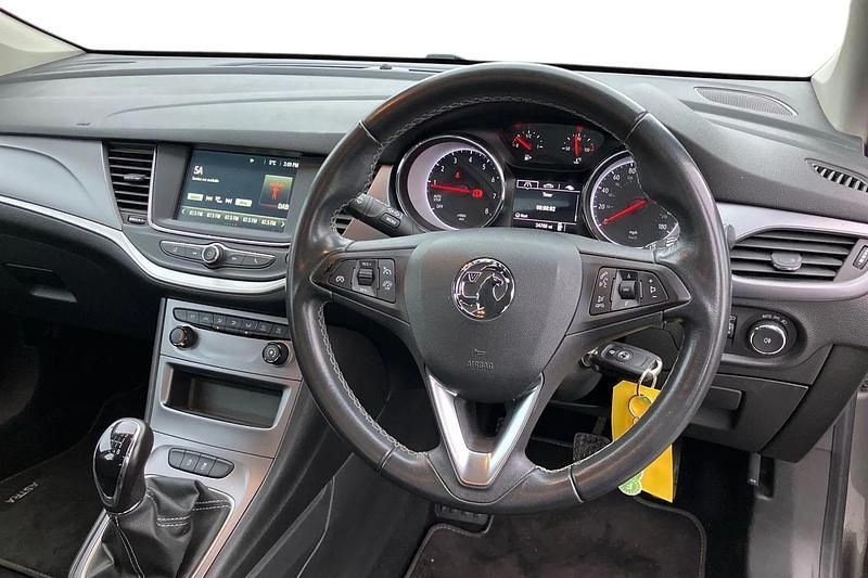 Used Vauxhall Astra Business Edition 110 HP (80 kW) 2021 Grey Hatchback