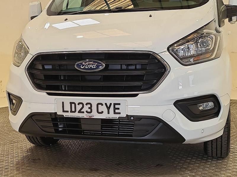 Used Ford Transit Custom Limited 130 HP (95 kW) 2023 White Van