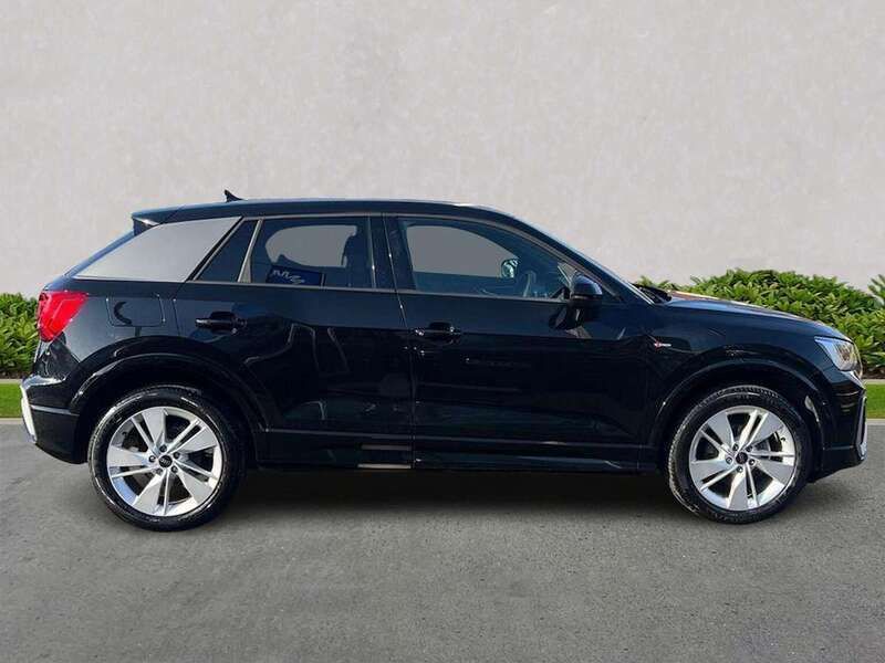 Used Audi Q2 S-Line 148 HP (108 kW) 2024 Black SUV
