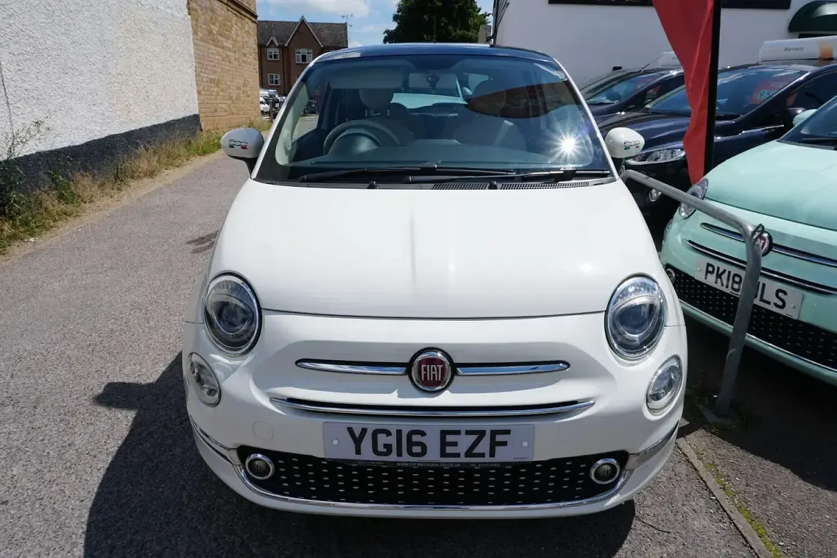 Used Fiat 500 Lounge 69 HP (50 kW) 2016 White Hatchback