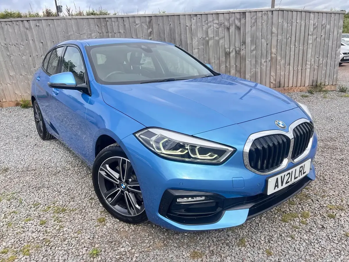 Used BMW 118 Sport Line 2021 Blue Hatchback