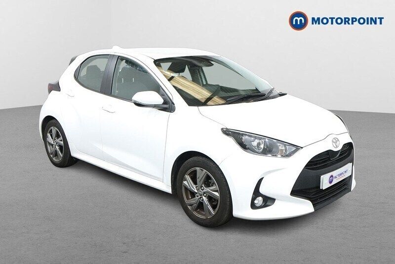 White Used 2024 Toyota Yaris Hybrid Hatchback | £17,499 (Good price) - Image 1/4