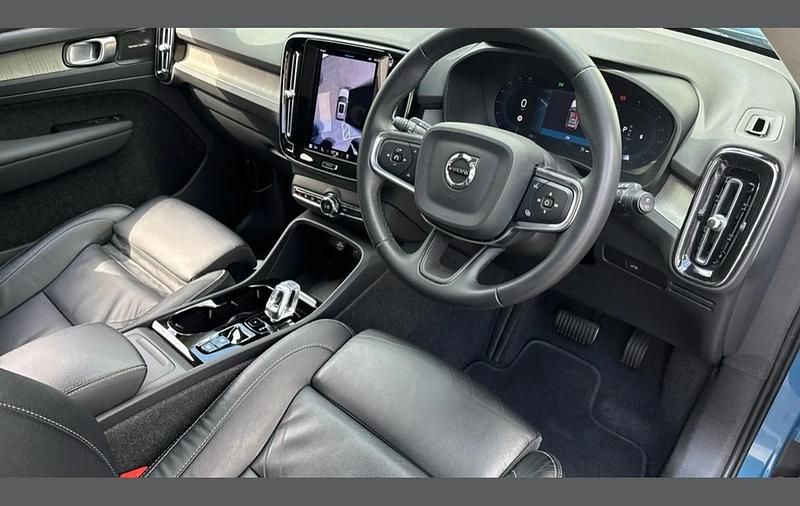 Used Volvo XC40 Ultimate 197 HP (144 kW) 2023 Fjord blue SUV