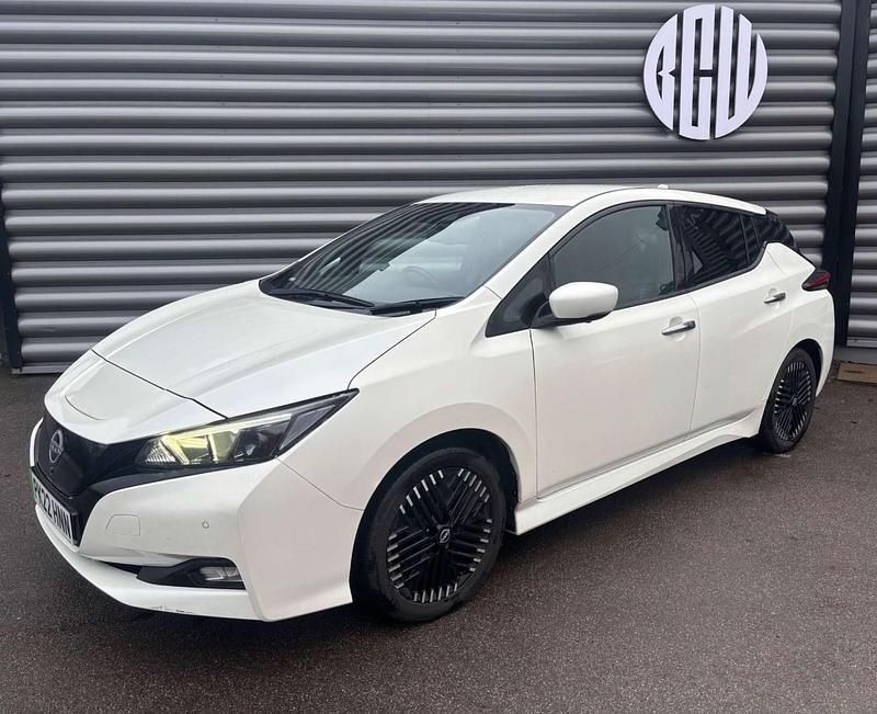 Used Nissan Leaf N-Connecta 110 kW (150 HP) 2022 White Hatchback