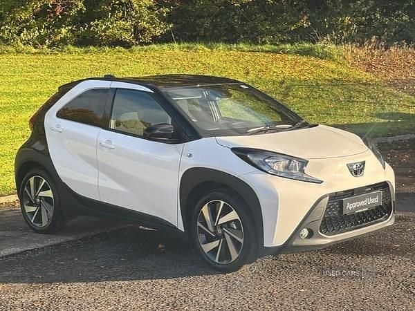 White Used 2024 Toyota Aygo Hatchback | £14,995 (Fair price) - Image 1/4