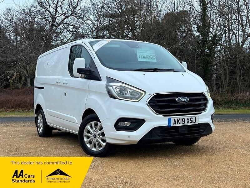 White Used 2019 Ford Transit Custom Limited | £10,995 (Good price) - Image 1/4