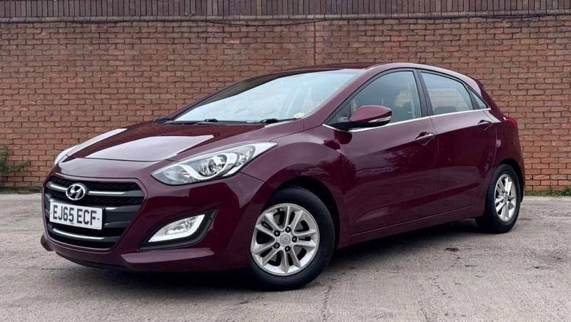 Used Hyundai i30 SE 2015 Red Hatchback