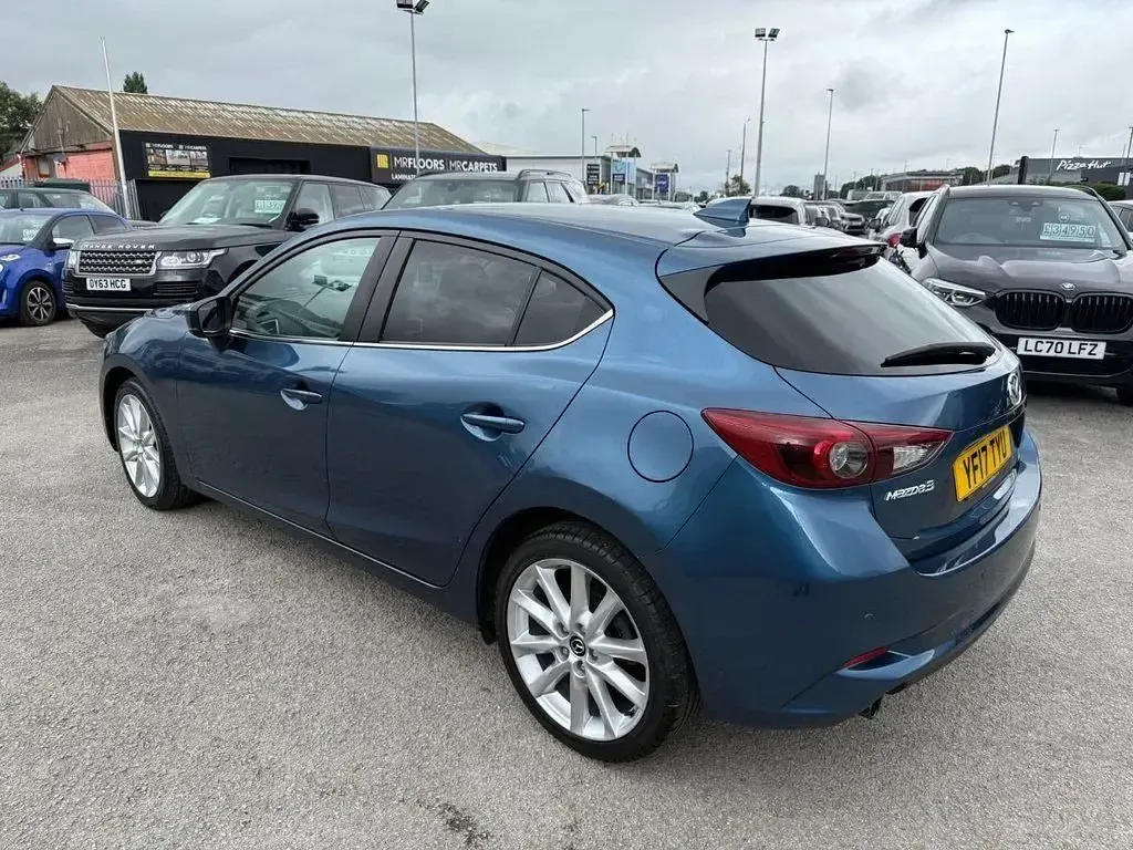 Used Mazda 3 Inclusive 121 HP (88 kW) 2017 Blue Hatchback