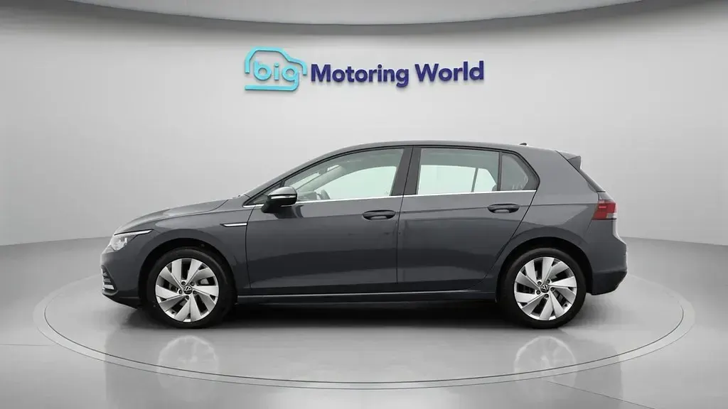 Begagnad VW Golf VIII Style 150 HK (110 kW) 2020 Grå Halvkombi