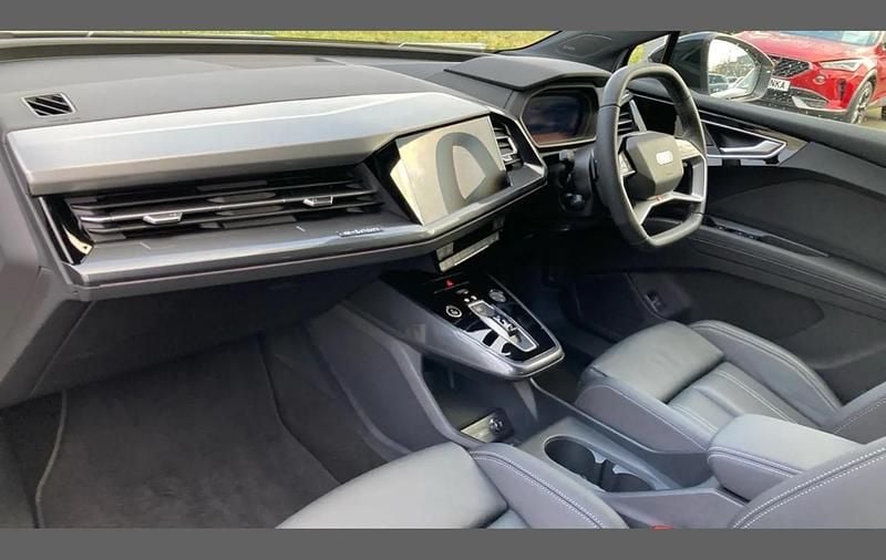 Used Audi Q4 Sportback e-tron Black Edition 206 kW (281 HP) 2025 White SUV