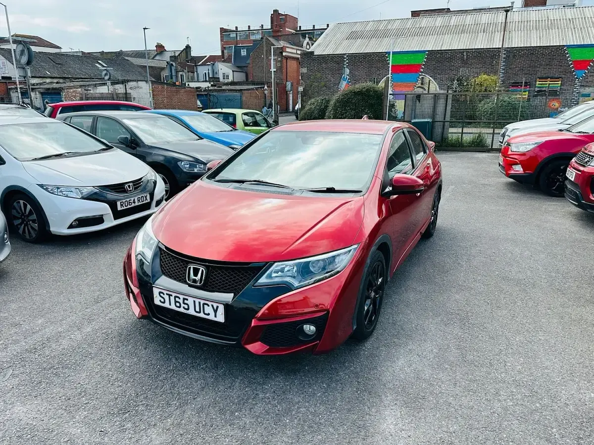 Used Honda Civic Sport 142 HP (104 kW) 2015 Red Hatchback