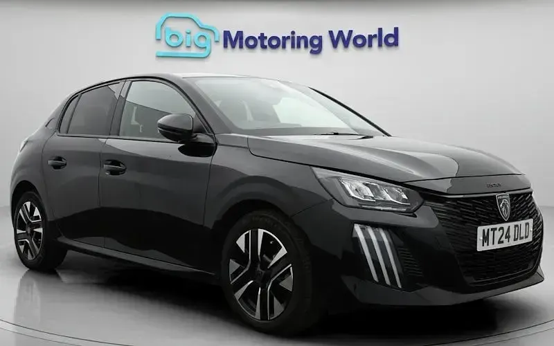 Second-hand Peugeot 208 Allure 101 CP (74 kW) 2024 Hatchback