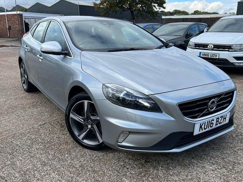 Silver Used 2016 Volvo V40 R-Design Estate | £6,321 (Good price) - Image 1/4
