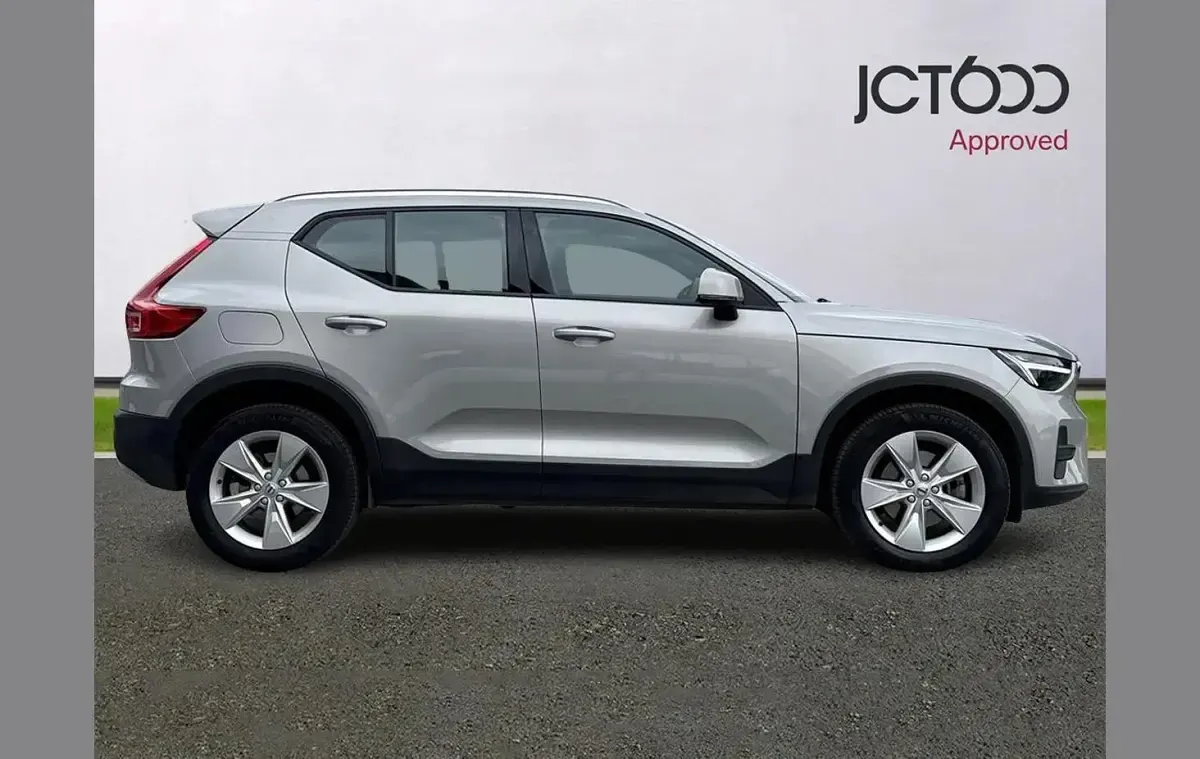 Used Volvo XC40 Core 161 HP (118 kW) 2023 Silver SUV