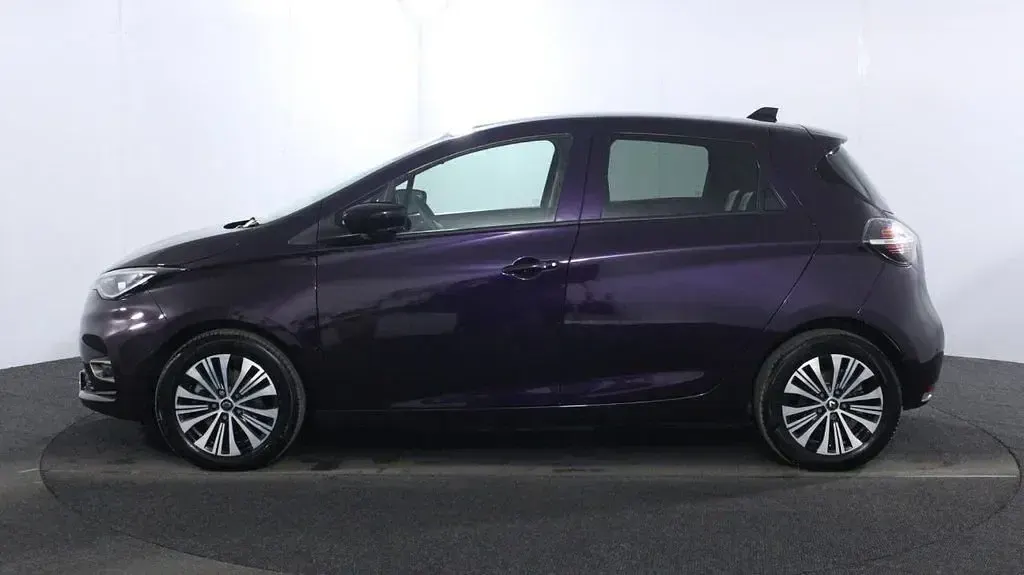 Used Renault Zoe Techno 100 kW (136 HP) 2023 Purple Hatchback