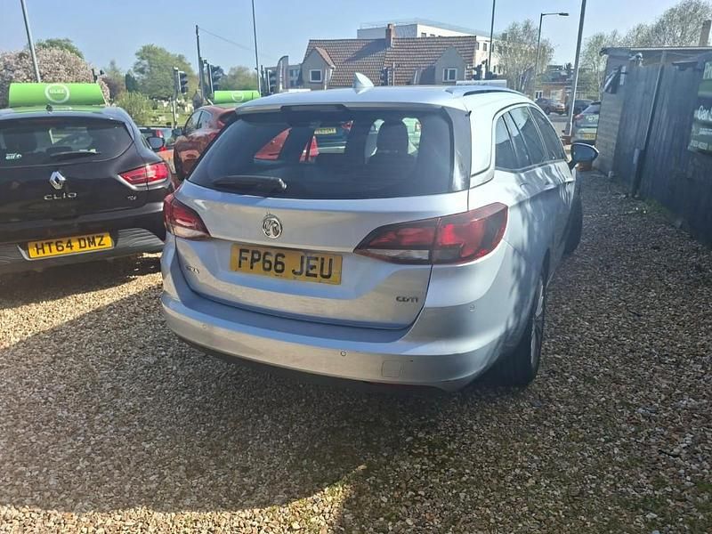 Second-hand Vauxhall Astra Elite 136 CP (100 kW) 2017 Argintiu Break