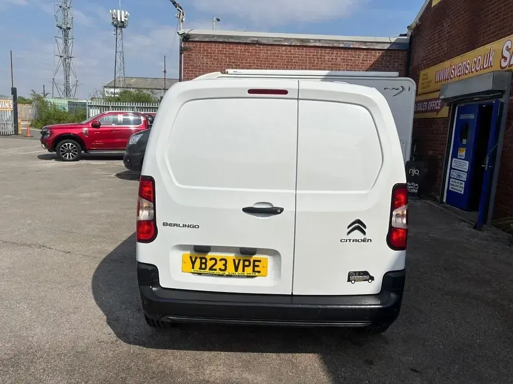 Usado Citroën Berlingo 100 HP (73 kW) 2023 Branco Monovolume