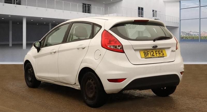 Used Ford Fiesta 82 HP (60 kW) 2012 White Hatchback
