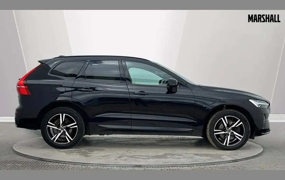 Used Volvo XC60 R-Design 247 HP (181 kW) 2022 Black SUV