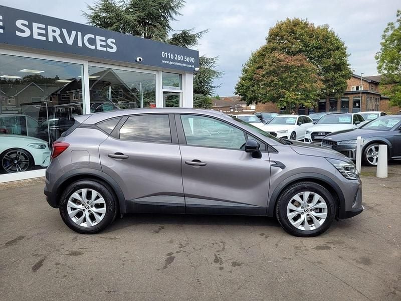 Used Renault Captur Iconic 143 HP (105 kW) 2022 Grey SUV