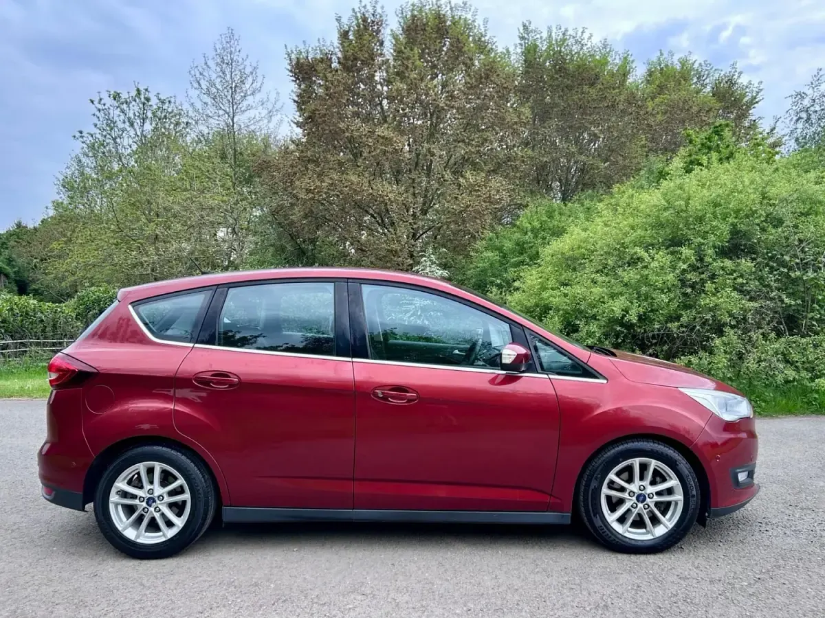 Usado Ford C-MAX Zetec 125 HP (91 kW) 2015 Vermelho Monovolume