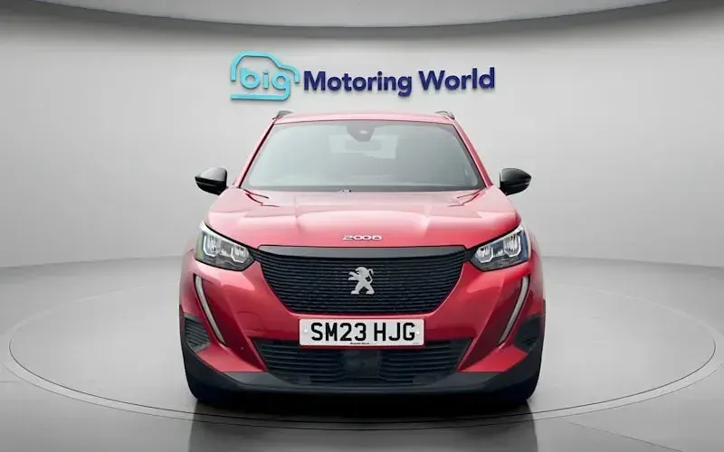 Used Peugeot 2008 Active+ 101 HP (74 kW) 2023 Red SUV