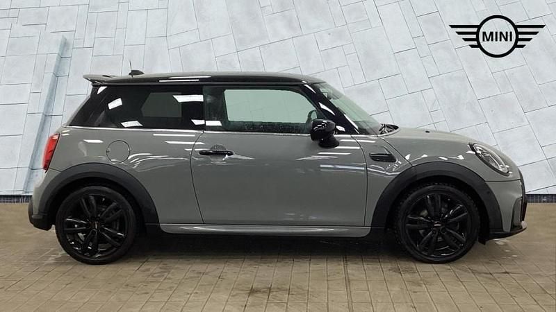 Begagnad Mini Cooper Hatch 134 HK (98 kW) 2022 Grå Halvkombi