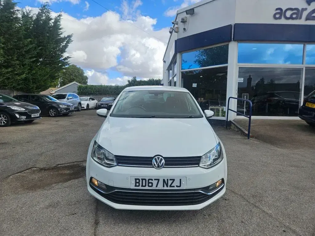 Used VW Polo Edition 75 HP (55 kW) 2017 White Hatchback